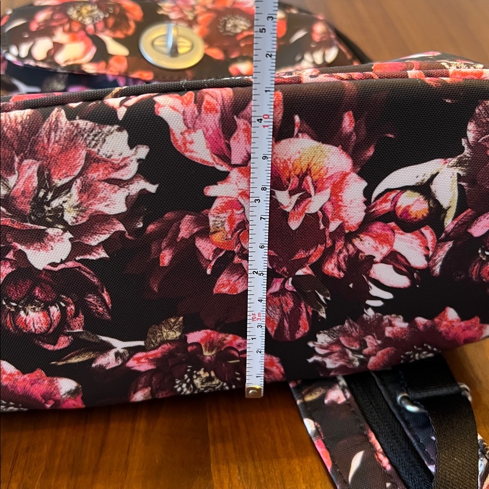Baggallini Floral Black and Pink Women's Small Backpack Bag Purse - Picture 8 of 9